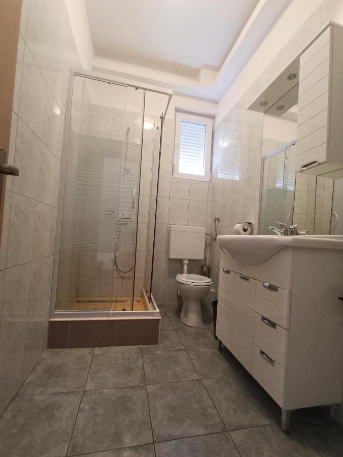 Apartmani Centar Starigrad Paklenica Zewnętrze zdjęcie